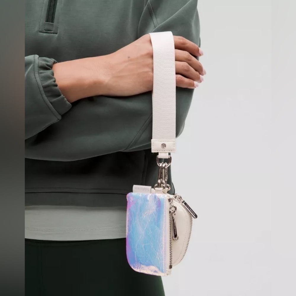 30 Lululemon Dual Pouch Wristlet - Iridescent Bone - Picture 2 of 7
